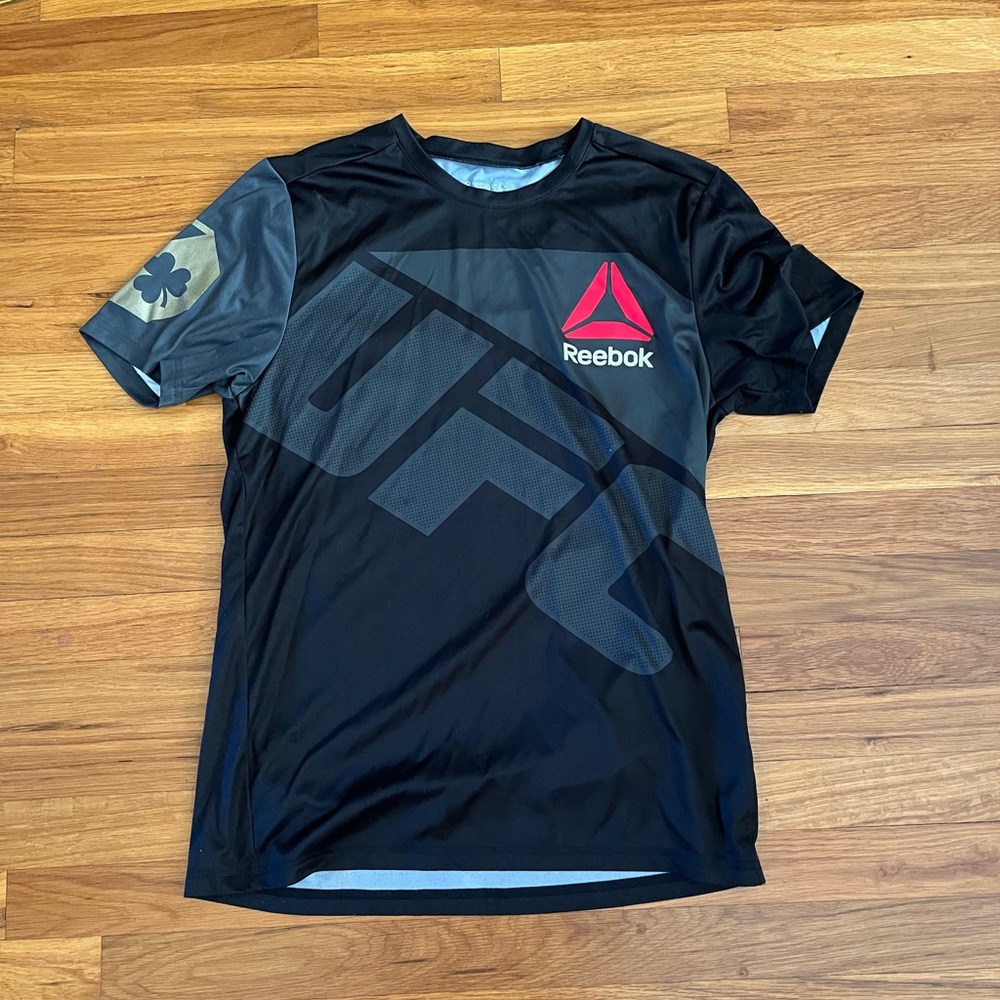 Conor McGregor Reebok champion shirt